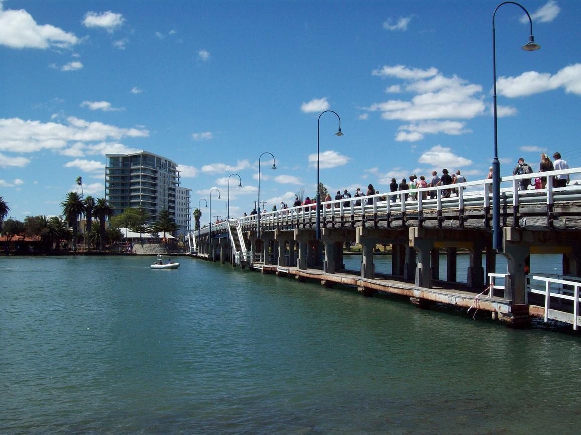 Mandurah Foreshore Motel Экстерьер фото
