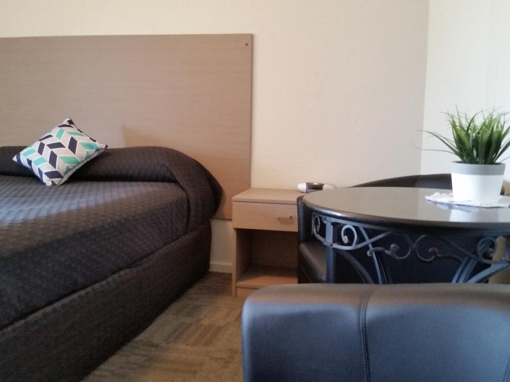 Mandurah Foreshore Motel Экстерьер фото