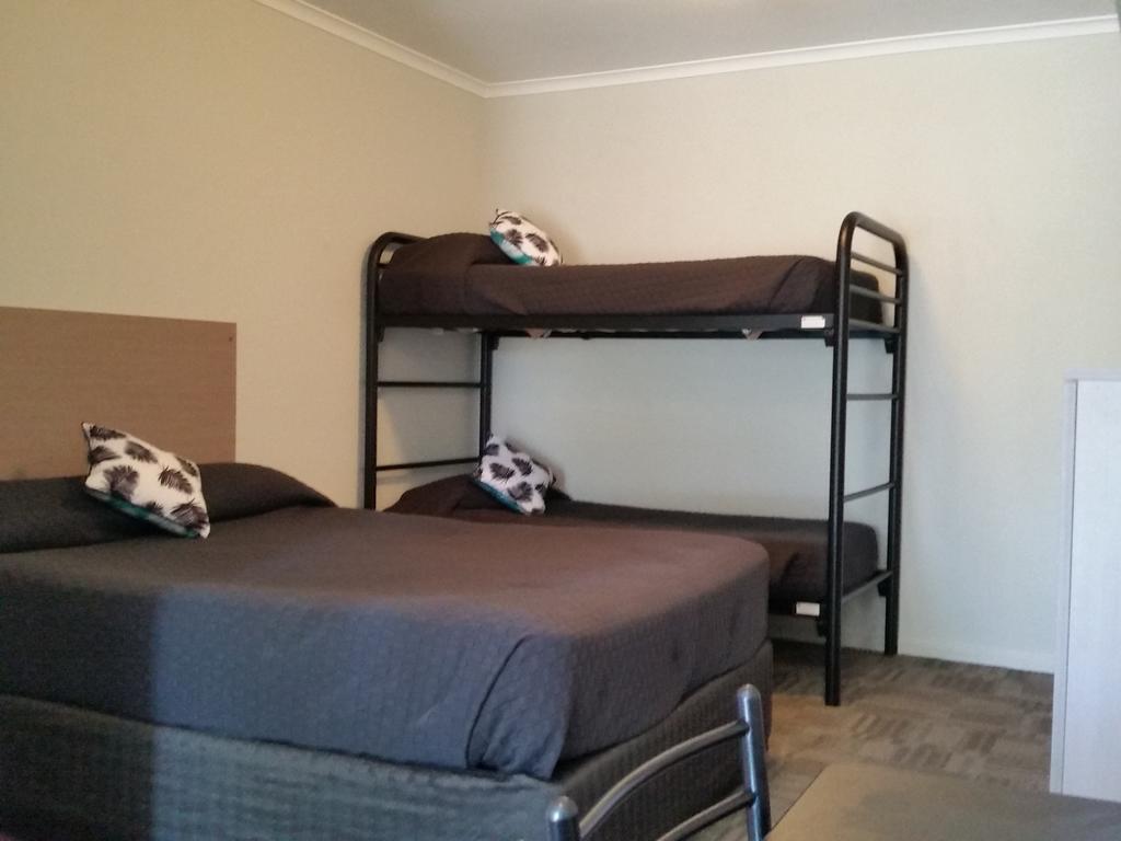 Mandurah Foreshore Motel Экстерьер фото