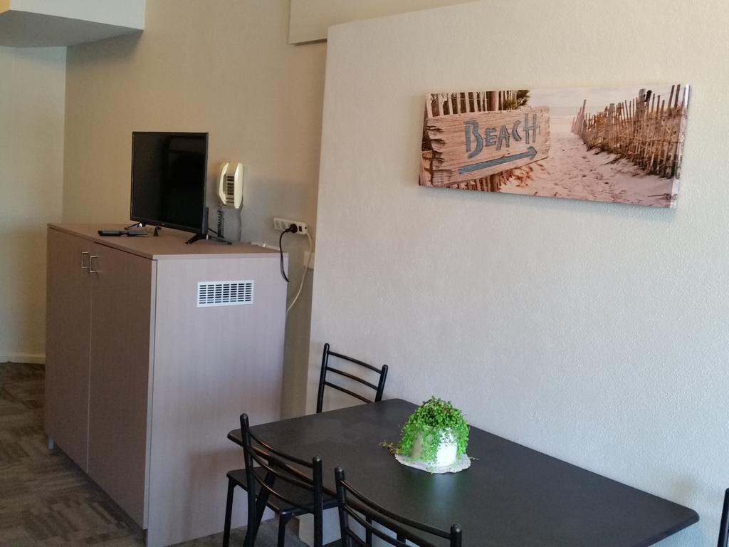 Mandurah Foreshore Motel Экстерьер фото