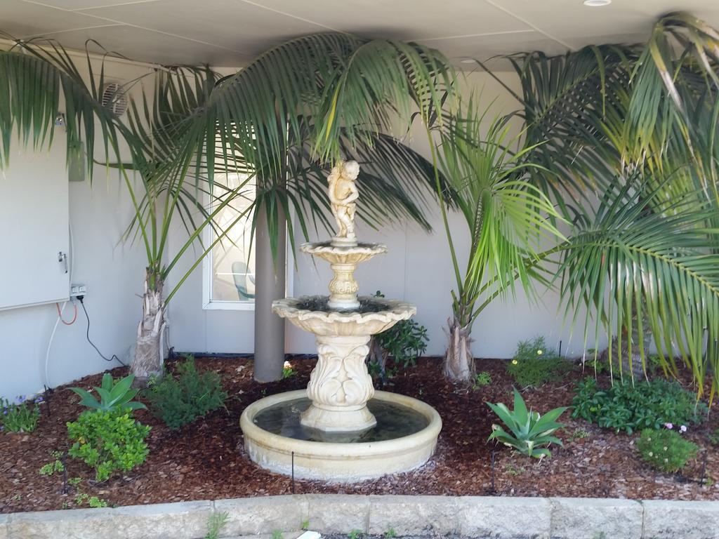 Mandurah Foreshore Motel Экстерьер фото