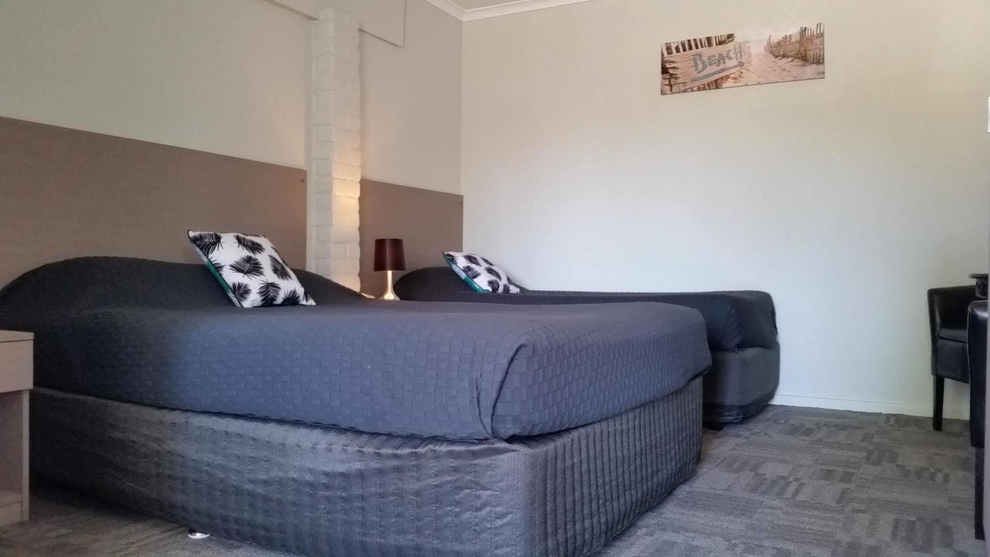 Mandurah Foreshore Motel Экстерьер фото